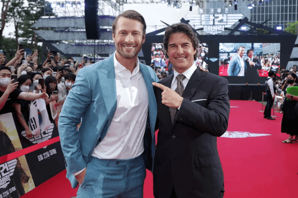 Glen Powell Says Tom Cruise Once Pretended to Lose Control of Their Helicopter as a Prank
mrustimes
mrustimes.com